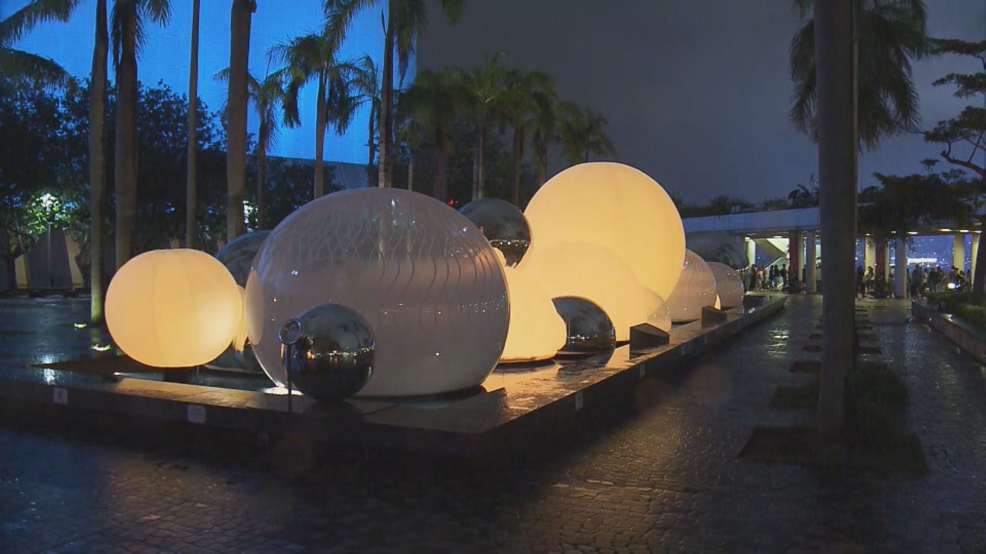 【原片‧香港夜繽紛】尖沙咀文化中心廣場舉辦中秋綵燈會