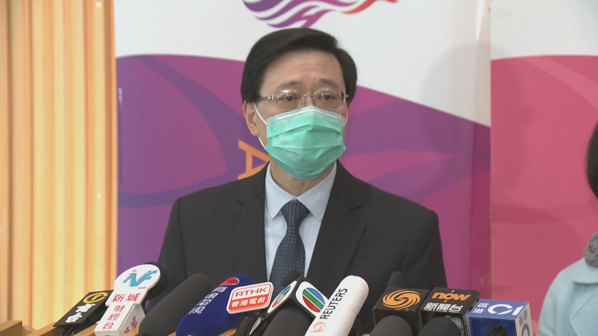 【最新】李家超：暫未有內地人要求乘坐包機