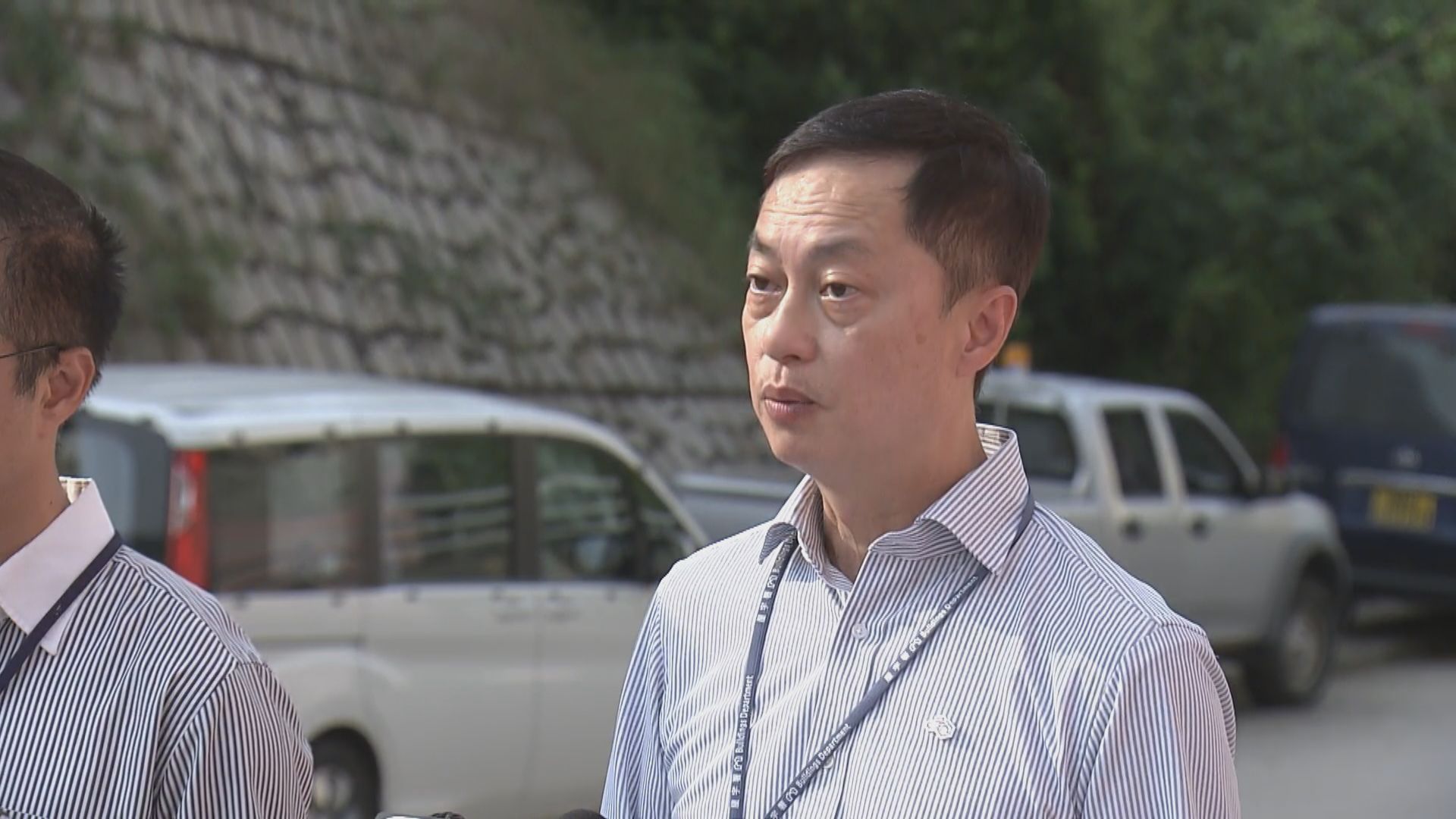 【足本全片】屋宇署巡查紅山半島僭建情況後見記者(一)