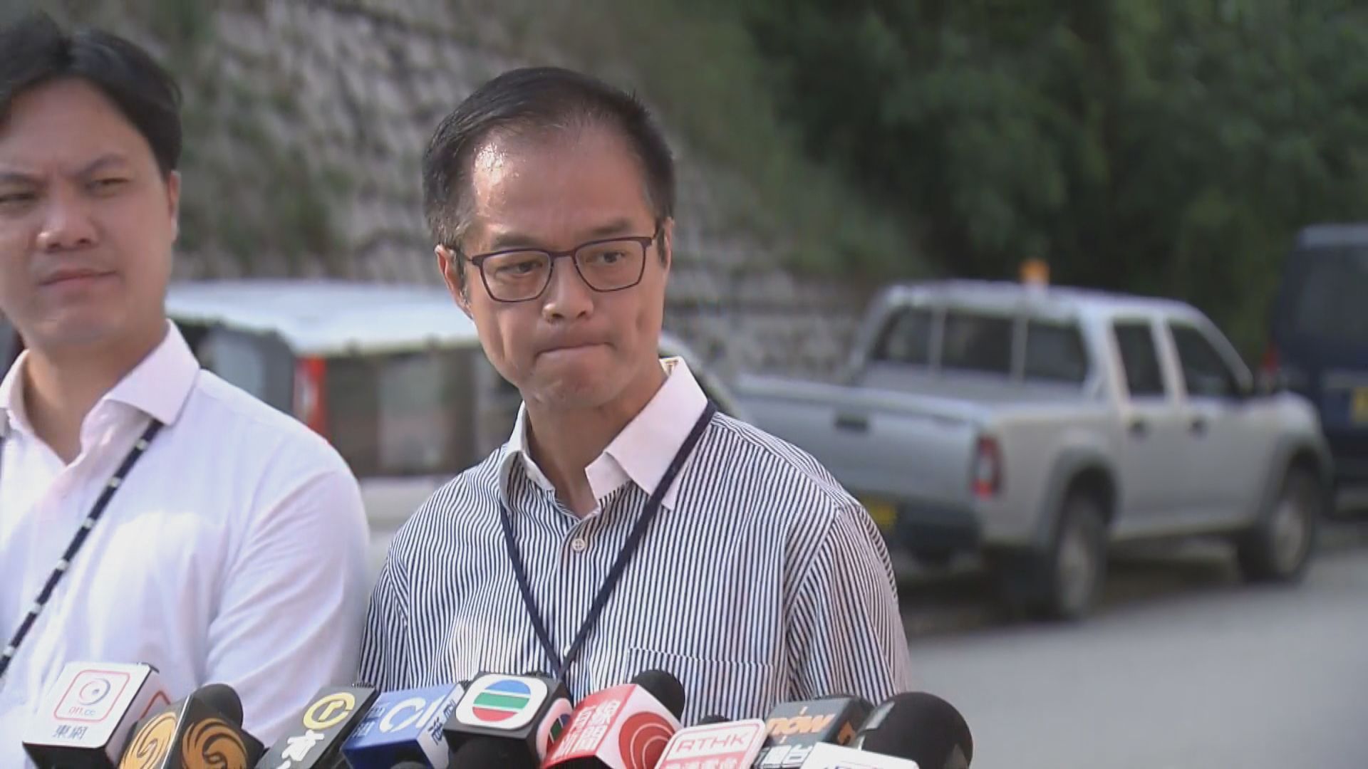 【足本全片】屋宇署巡查紅山半島僭建情況後見記者(二)