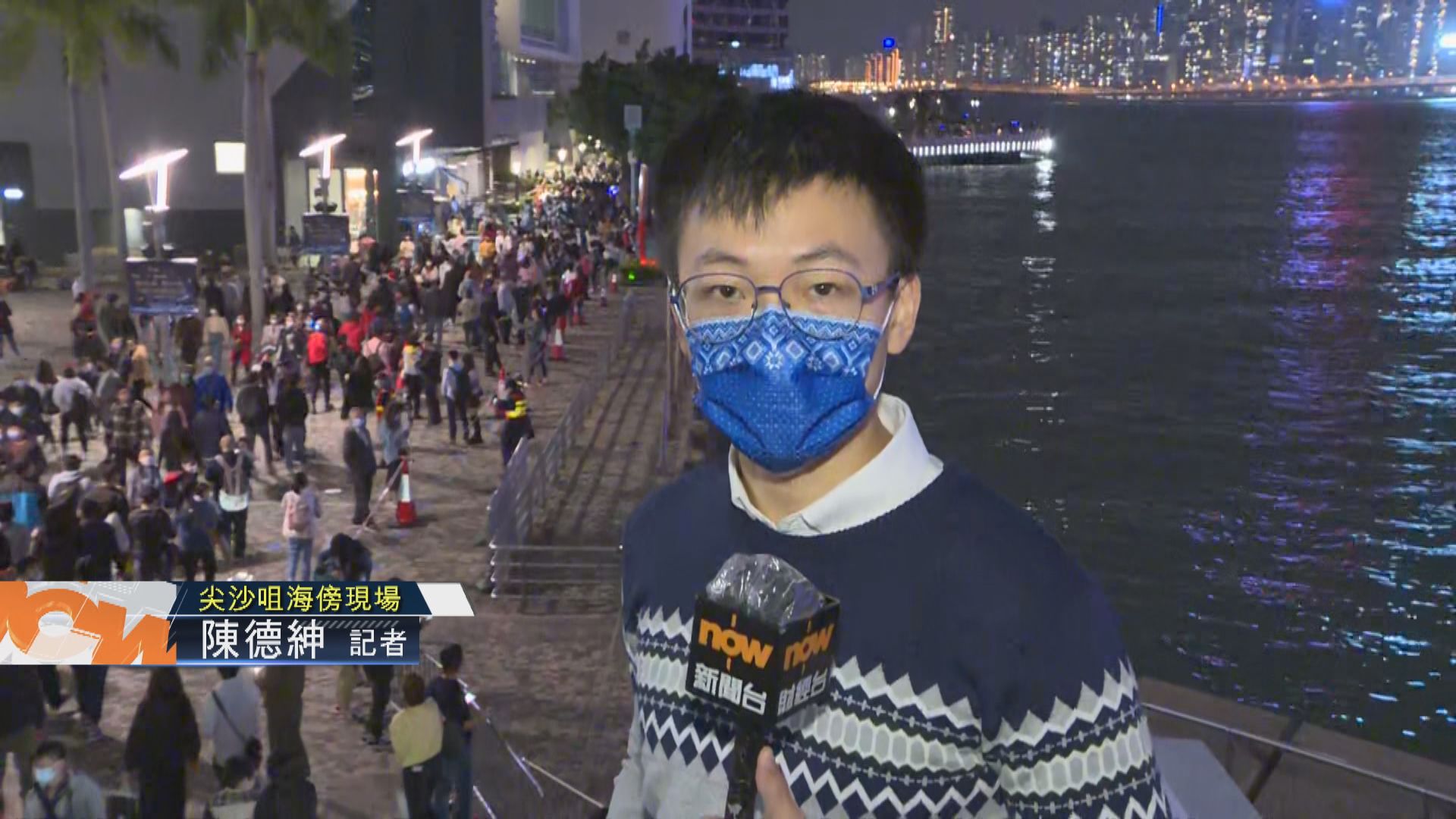 【現場報道·尖沙咀】人流較往年疏落　市民指聖誕氣氛不及往年濃厚