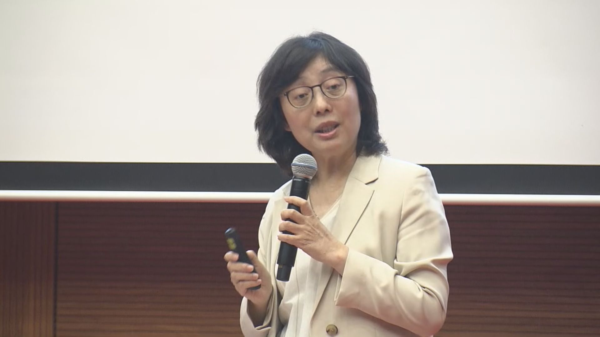 甯漢豪：就新田科技城土地用途給予彈性 不等於「無王管」