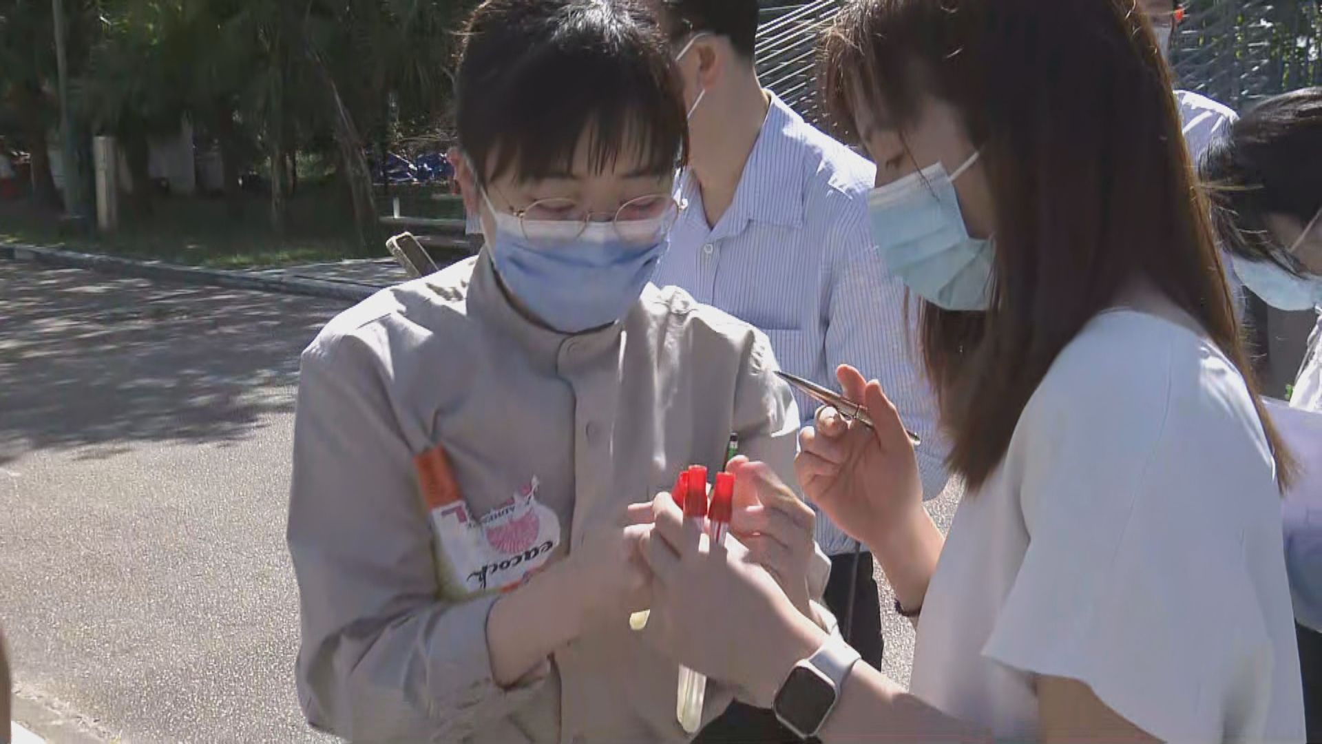 袁國勇到石硤尾配水庫　追查類鼻疽