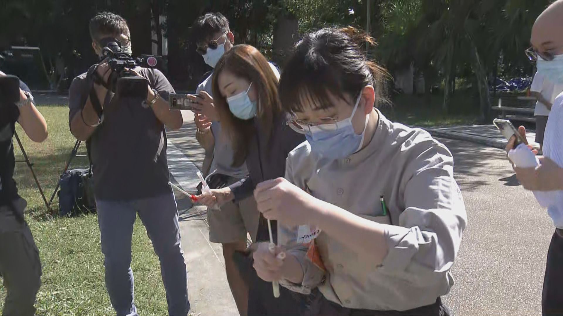 袁國勇到石硤尾、蝴蝶谷配水庫追查類鼻疽