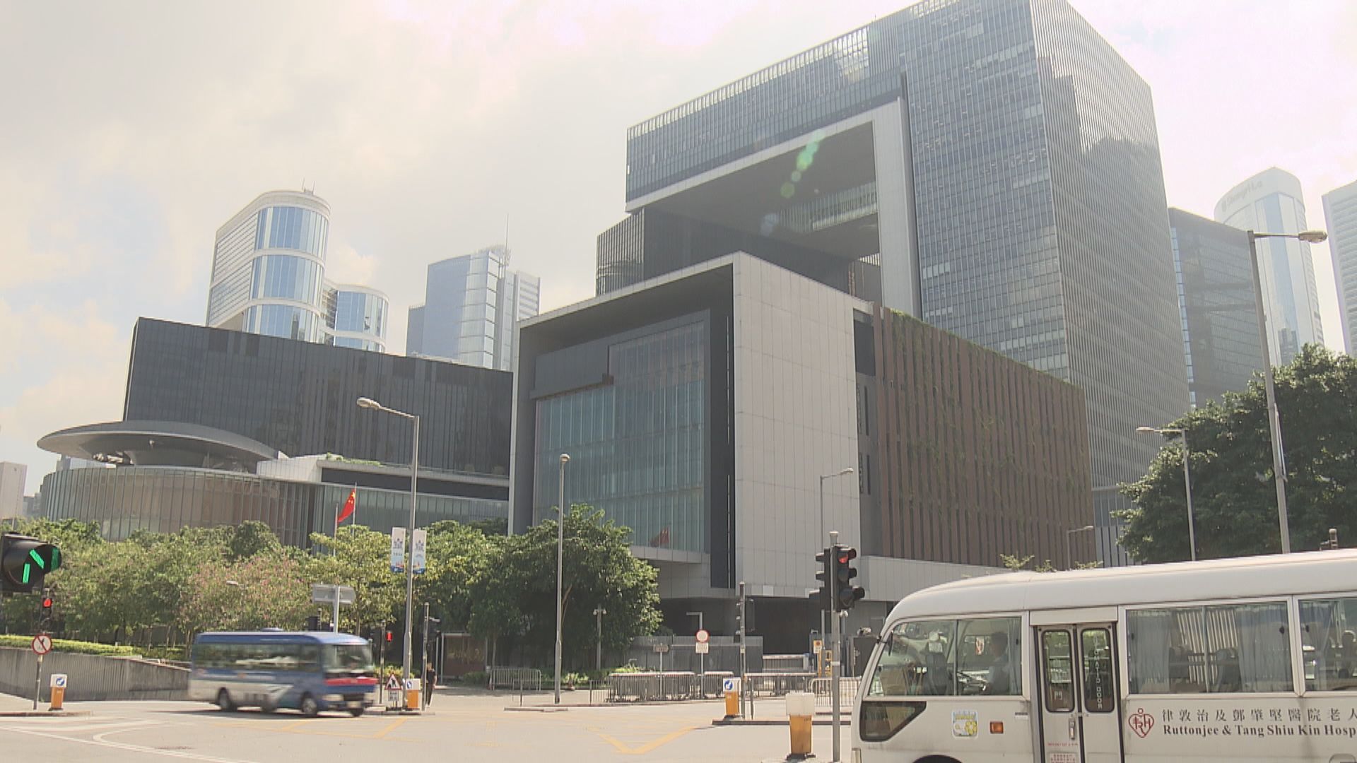 李家超稱會團結各界全力拼經濟