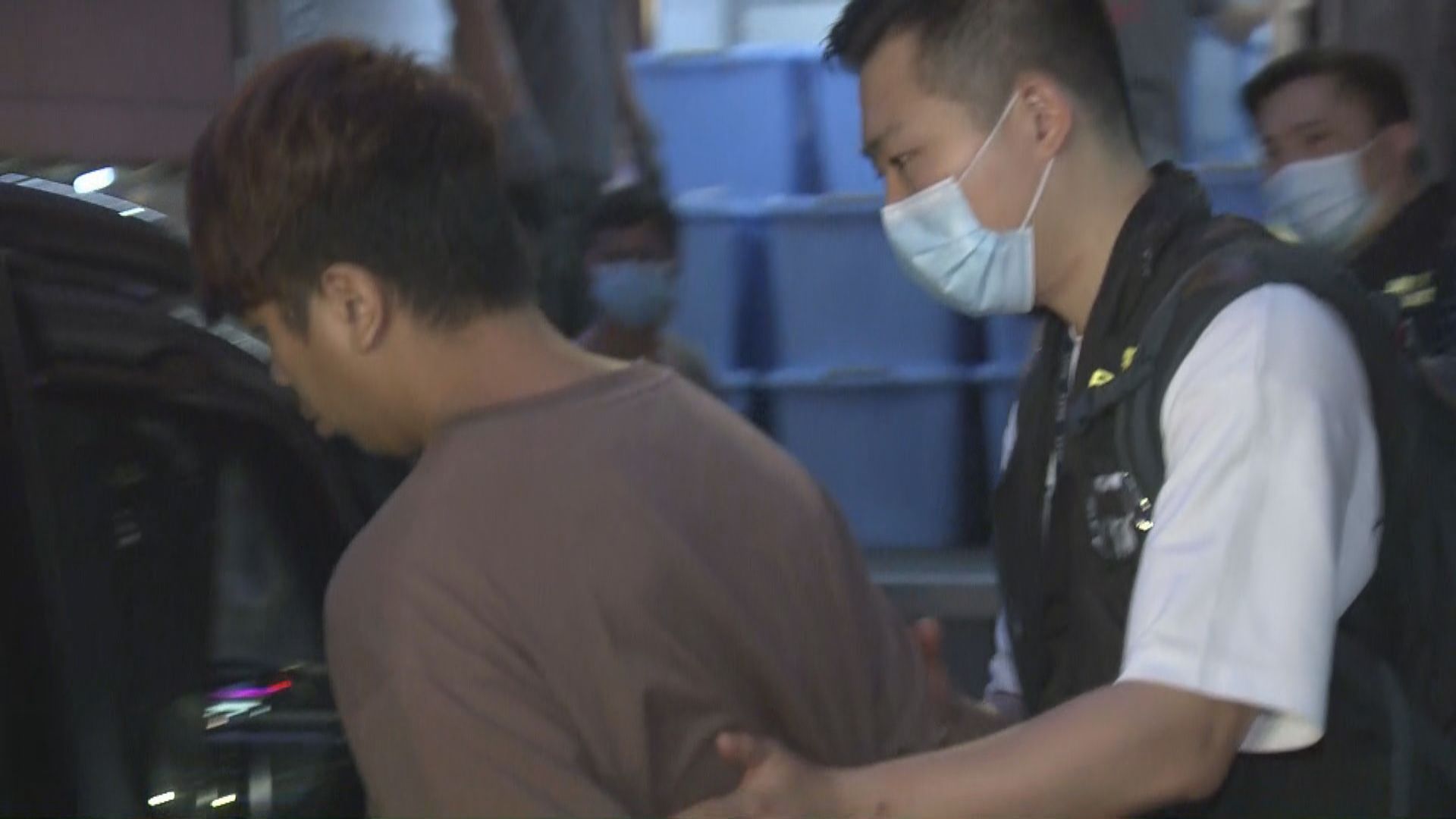 警方國安處拘4人 涉以網購平台支援海外逃犯