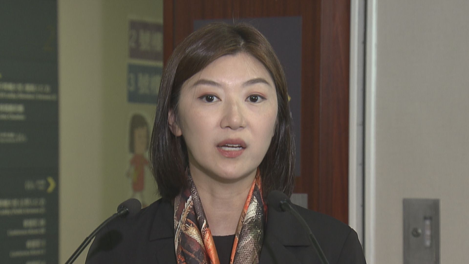 警方國安處帶走袁彌昌及容海恩協助調查