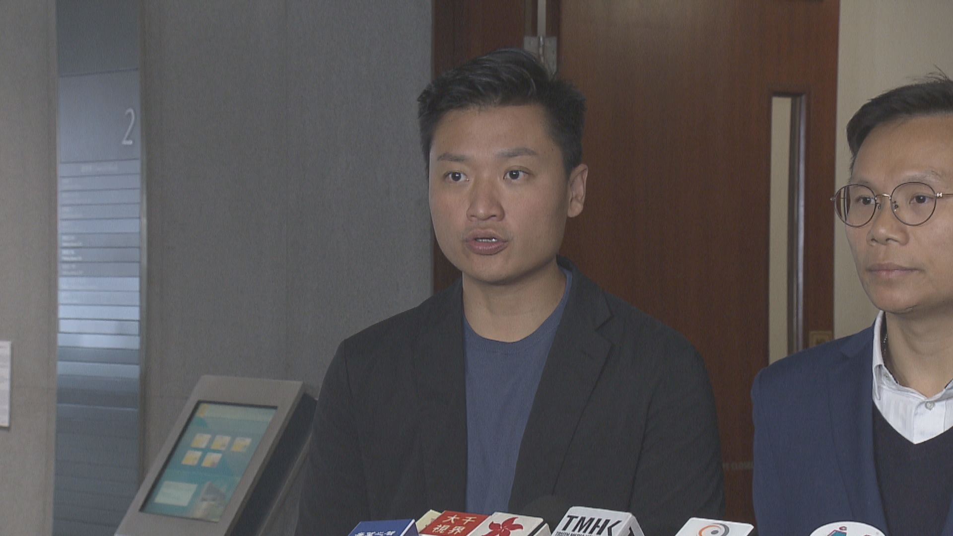 鄭泳舜：違反港區國安法的書籍不宜放在公共圖書館