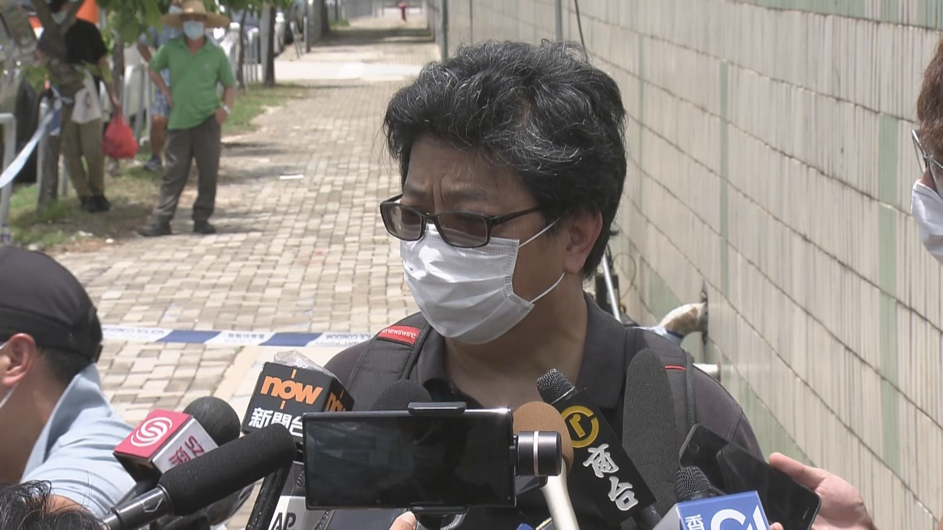 警方拒絕港台路透社等媒體壹傳媒大樓外採訪