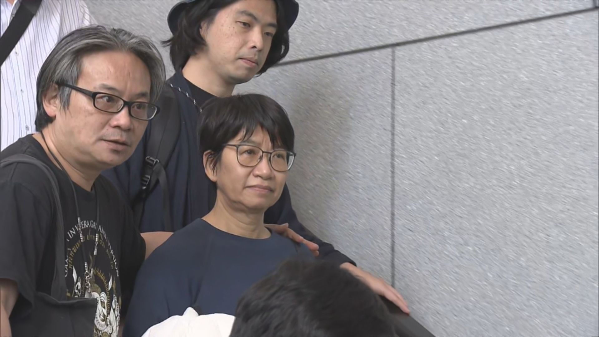 警方國安處拘兩人  據知是鄧燕娥胞妹及代表律師