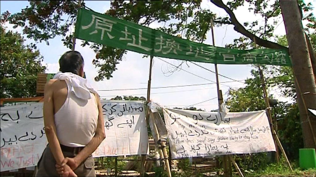 馬屎埔村民於禁制令範圍內留守