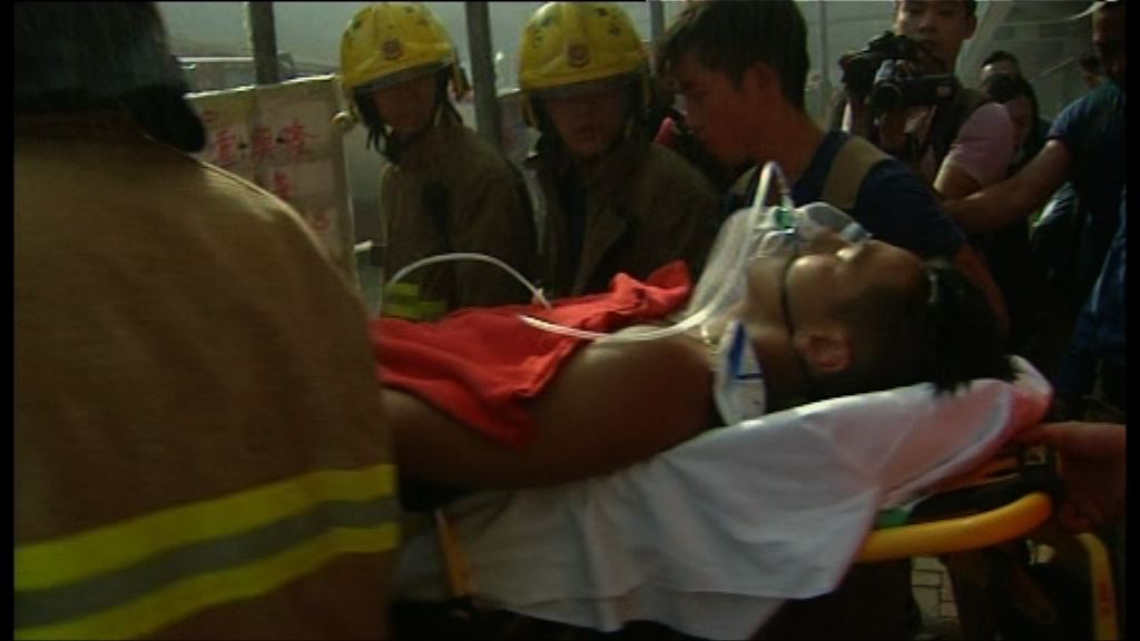 牛頭角迷你倉火警未救熄　4消防員不適送院