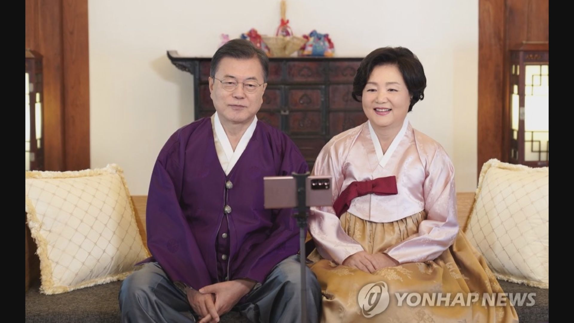 馬克龍與文在寅透過社交媒體與視像拜年