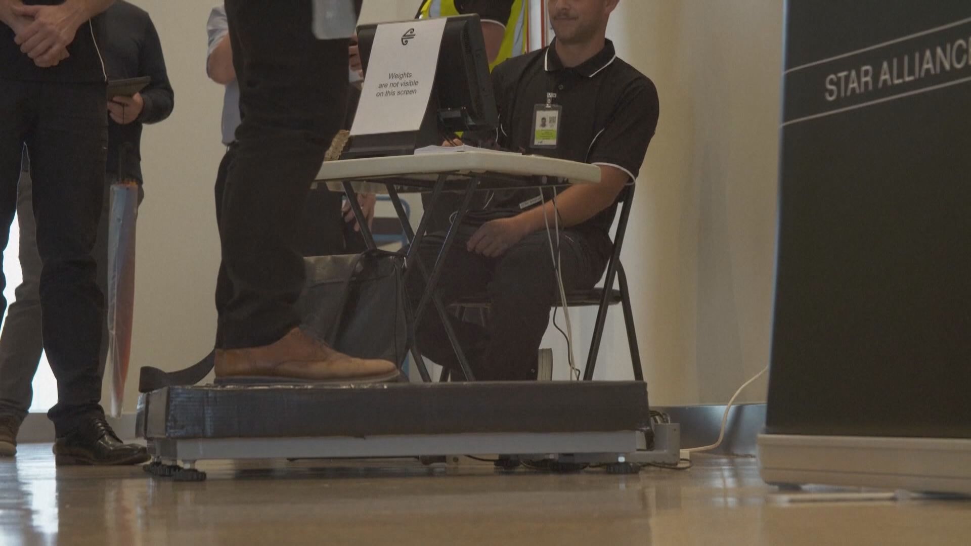 新西蘭航空要求乘客登機前量體重