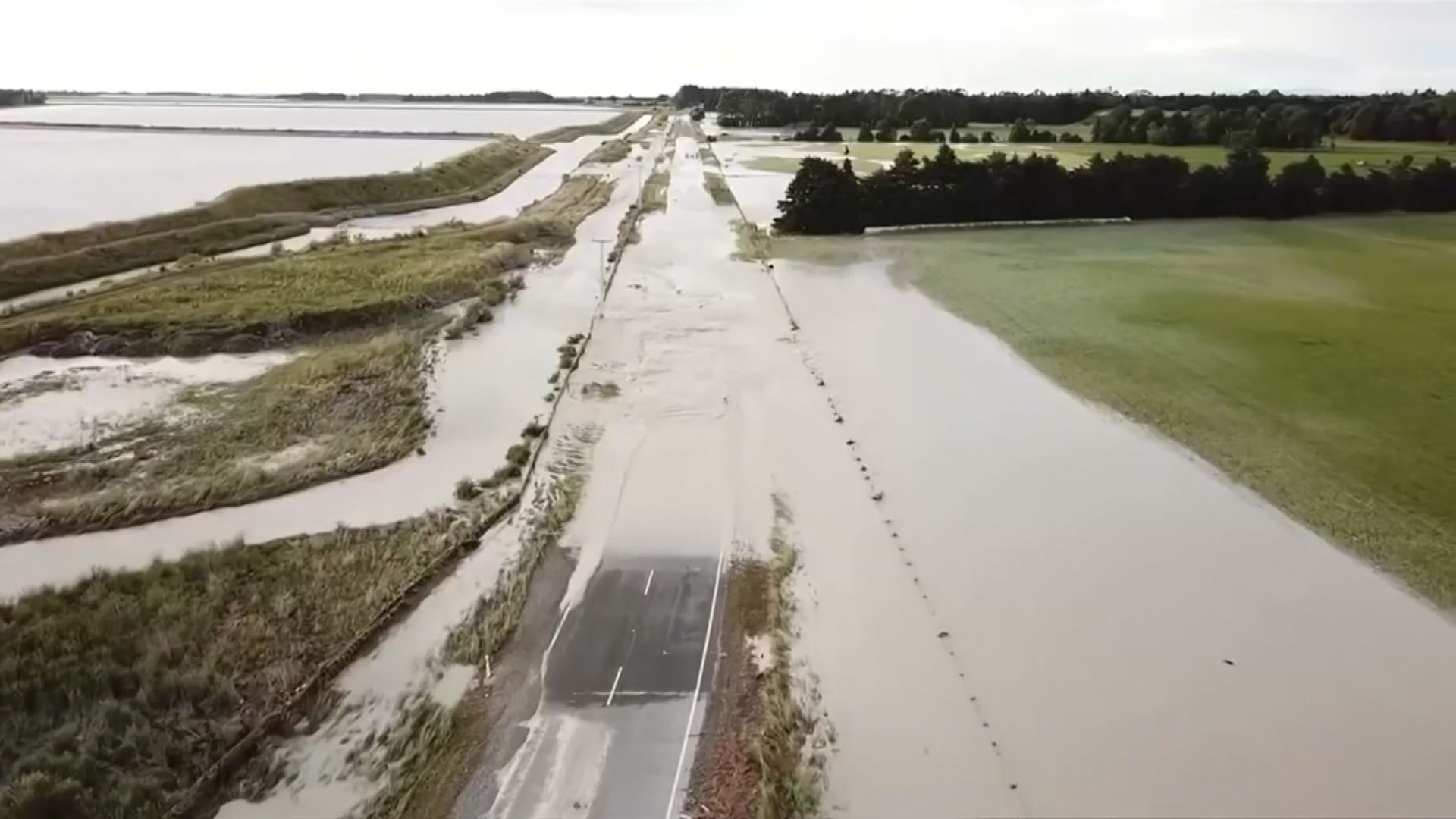 新西蘭暴雨成災　近千名旅客被困南島小鎮