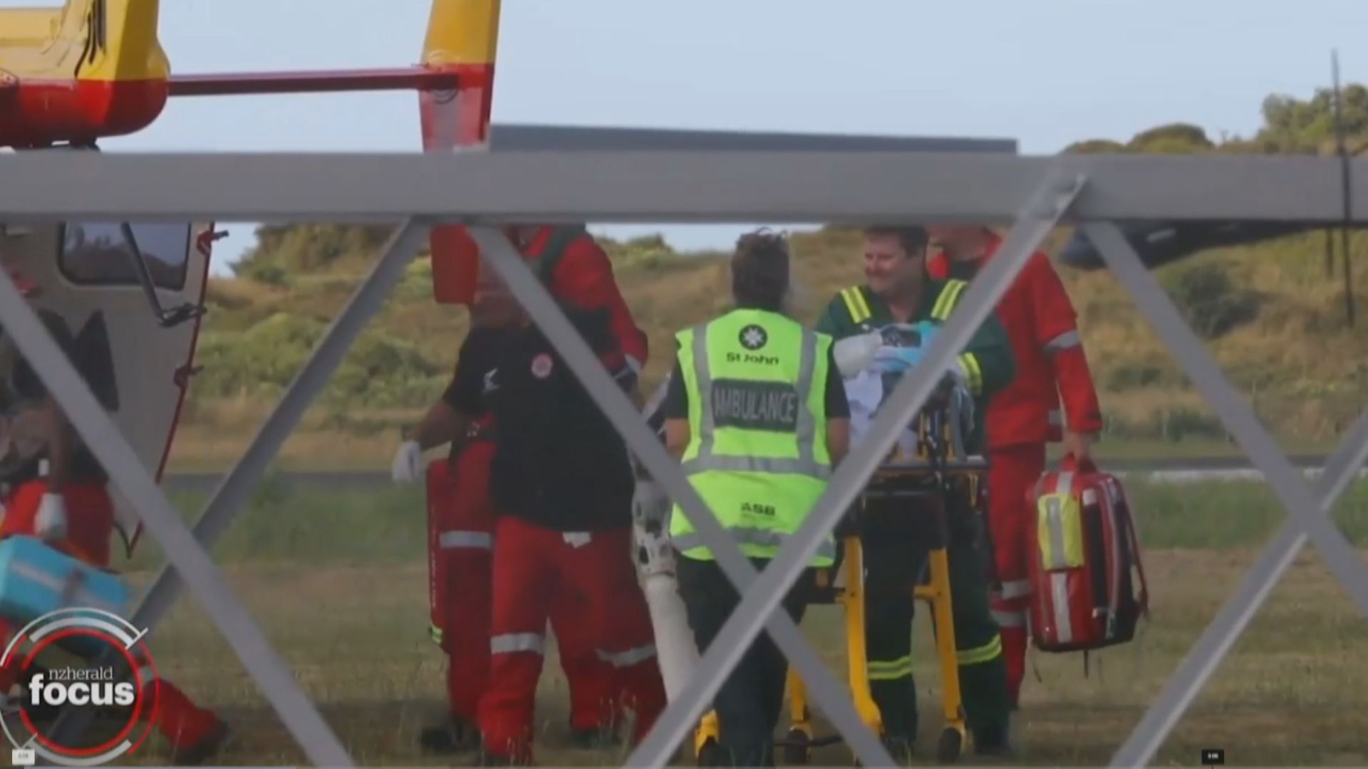 新西蘭懷特島火山爆發　大部分傷者七成皮膚嚴重灼傷