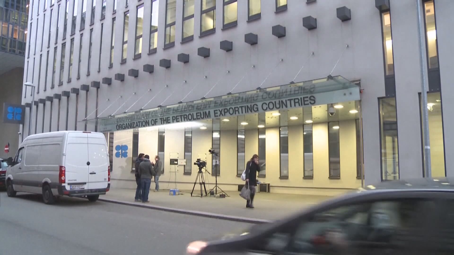 沙特和俄羅斯爆發原油價格戰