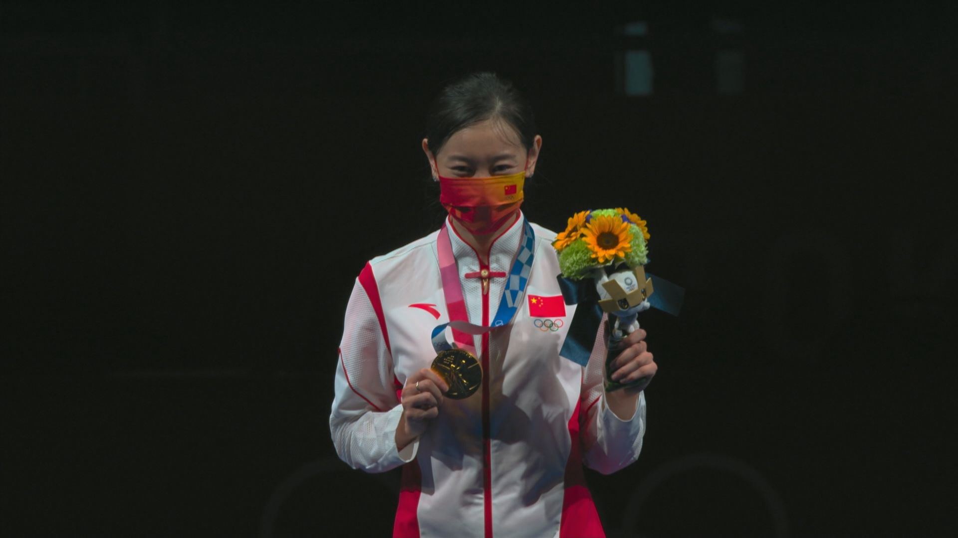 女子重劍　中國孫一文摘金