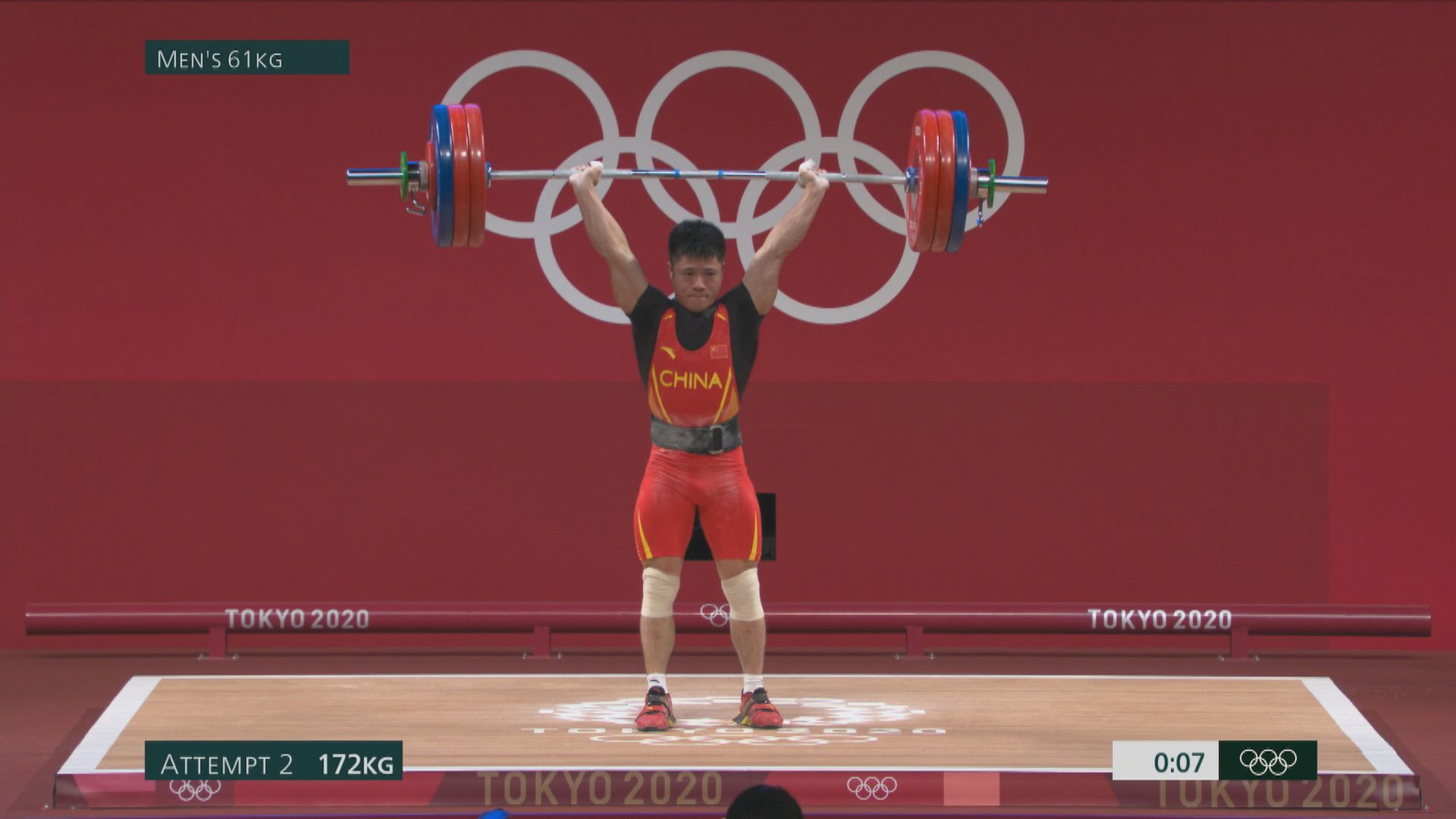 男子61公斤級舉重　中國李發彬摘金