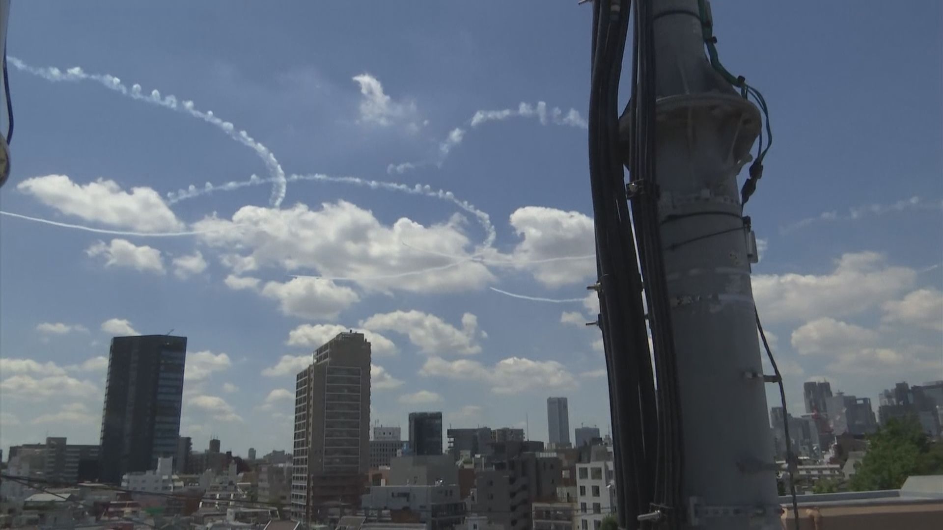 特技飛行隊畫五環預演東奧開幕