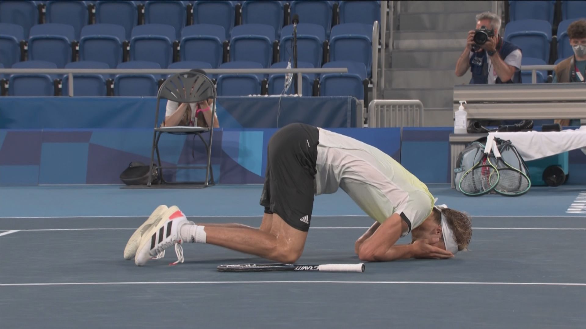 施維列夫挫卡查洛夫奪網球男單金牌