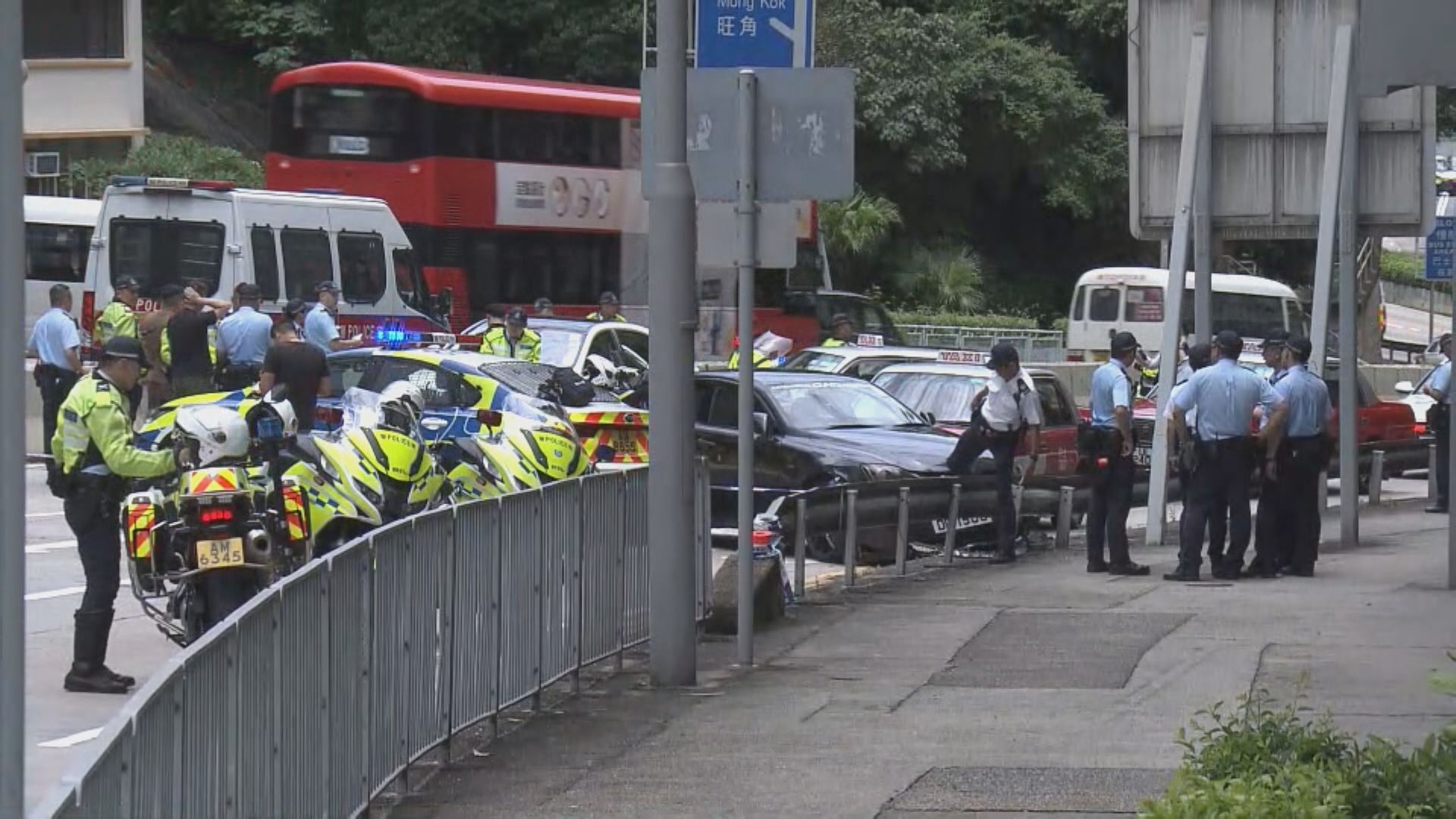 警紅磡追截可疑車輛遇反抗 警員開槍拘一人 無人受傷