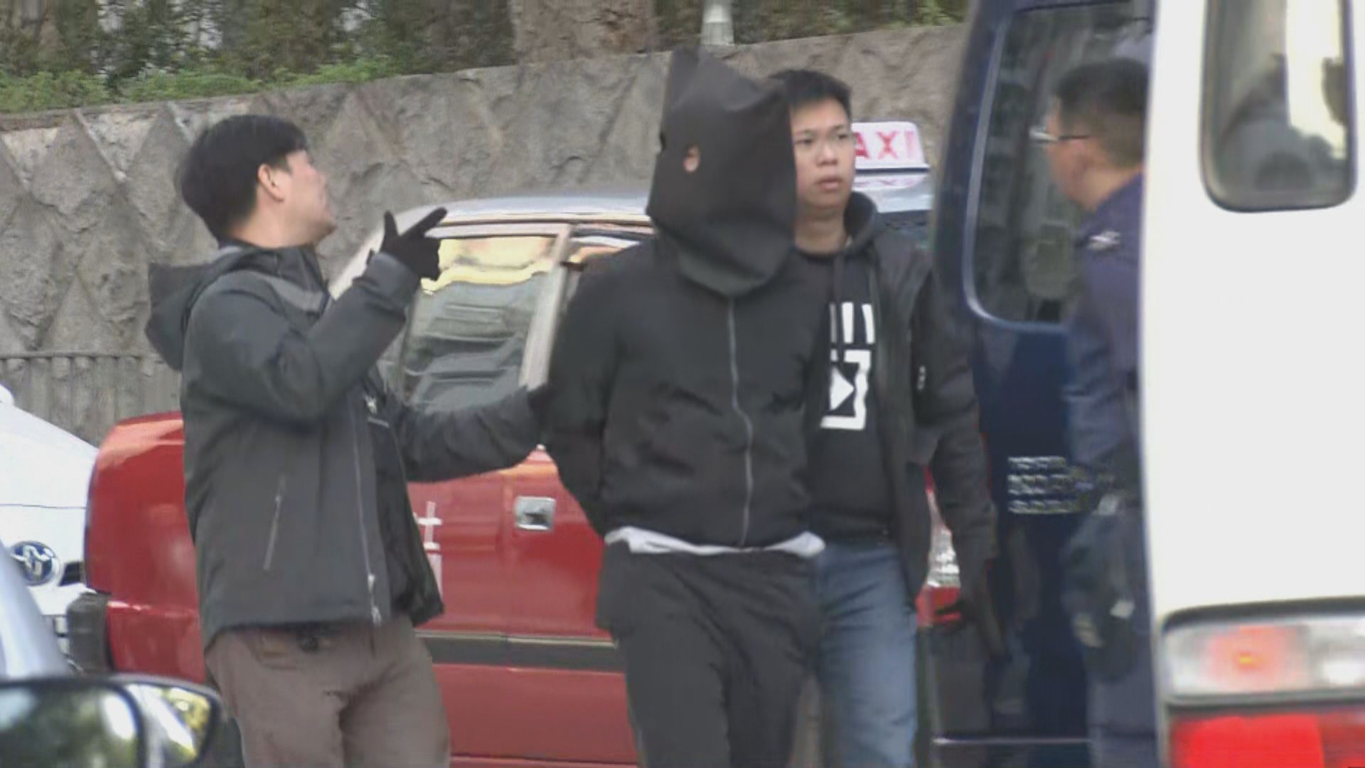 消息：警方何文田開一槍拘多人涉多宗金行劫案