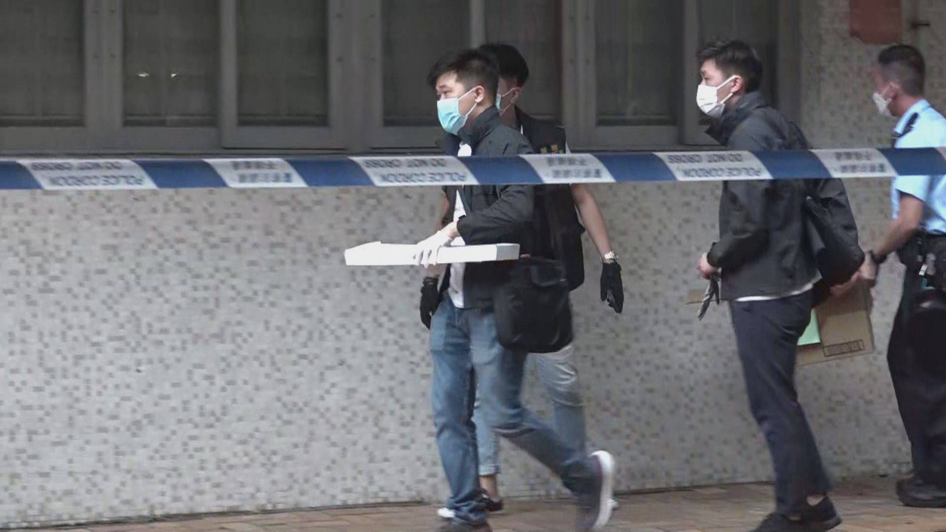 一名男子持菜刀訪麗安邨單位　警方一度擎槍戒備