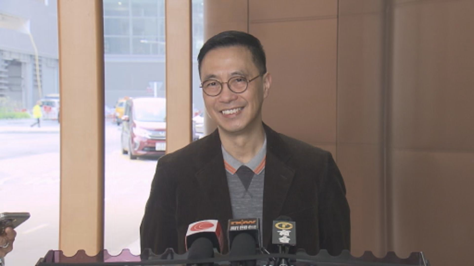 楊潤雄：楊紫瓊獲獎實至名歸　彰顯香港演員實力