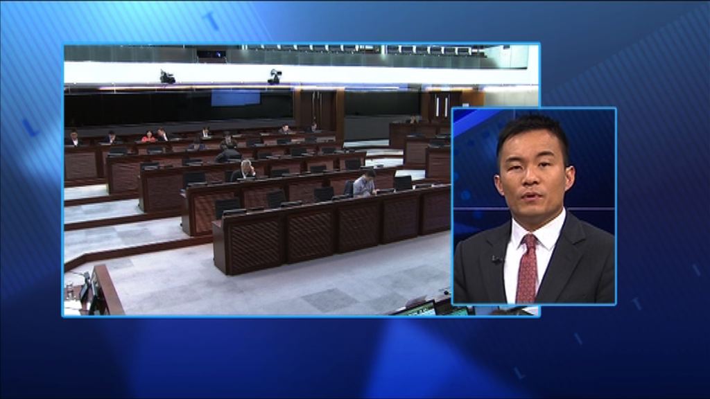 【政情】體育城首關險「甩轆」　民主派曲線讓路