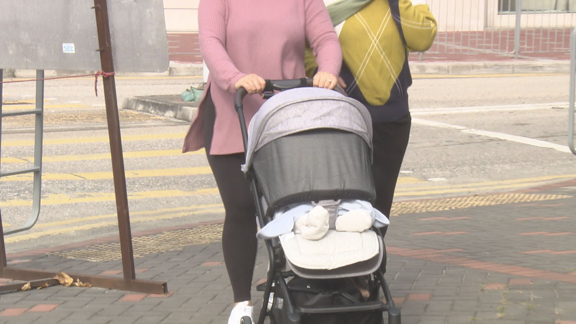 施政報告前瞻｜消息指政府或延長新生子女額外免稅額　議員促制定全面育兒政策(車軒珩報道)