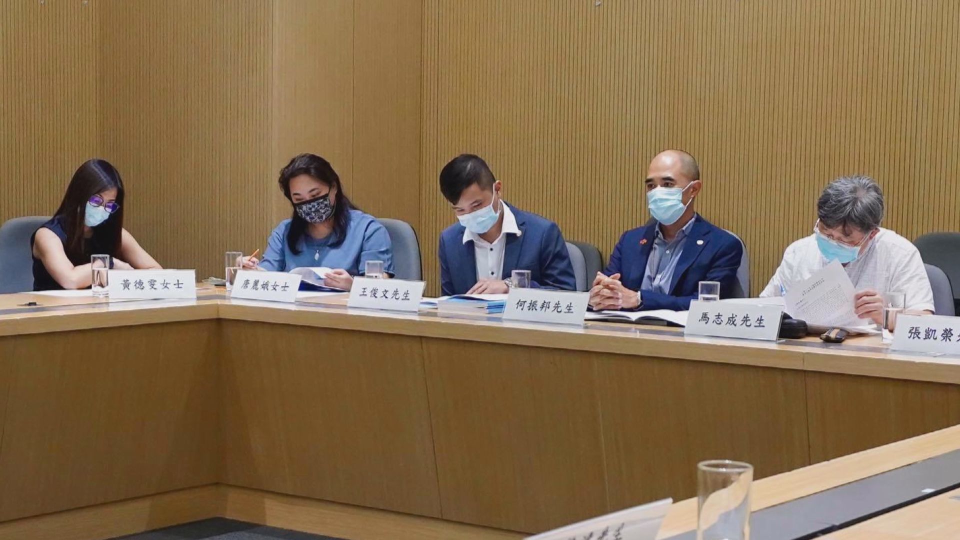 聶德權晤多個公務員團體　講解檢視選拔聘任機制