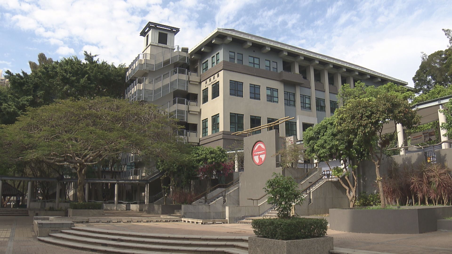 據悉施政報告將提出八大非本地生學額增至40%