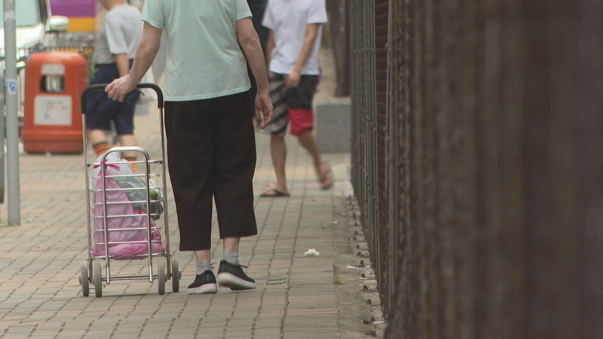 施政報告提出明年合併普通及高額長生津統一發放高額津貼