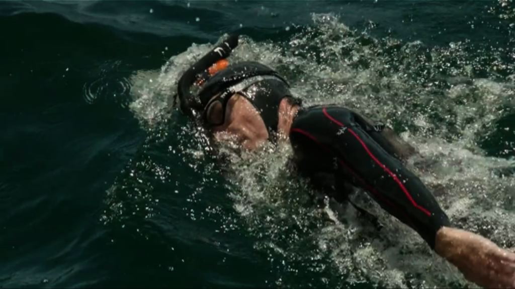 法國男子挑戰成首位游泳橫渡太平洋