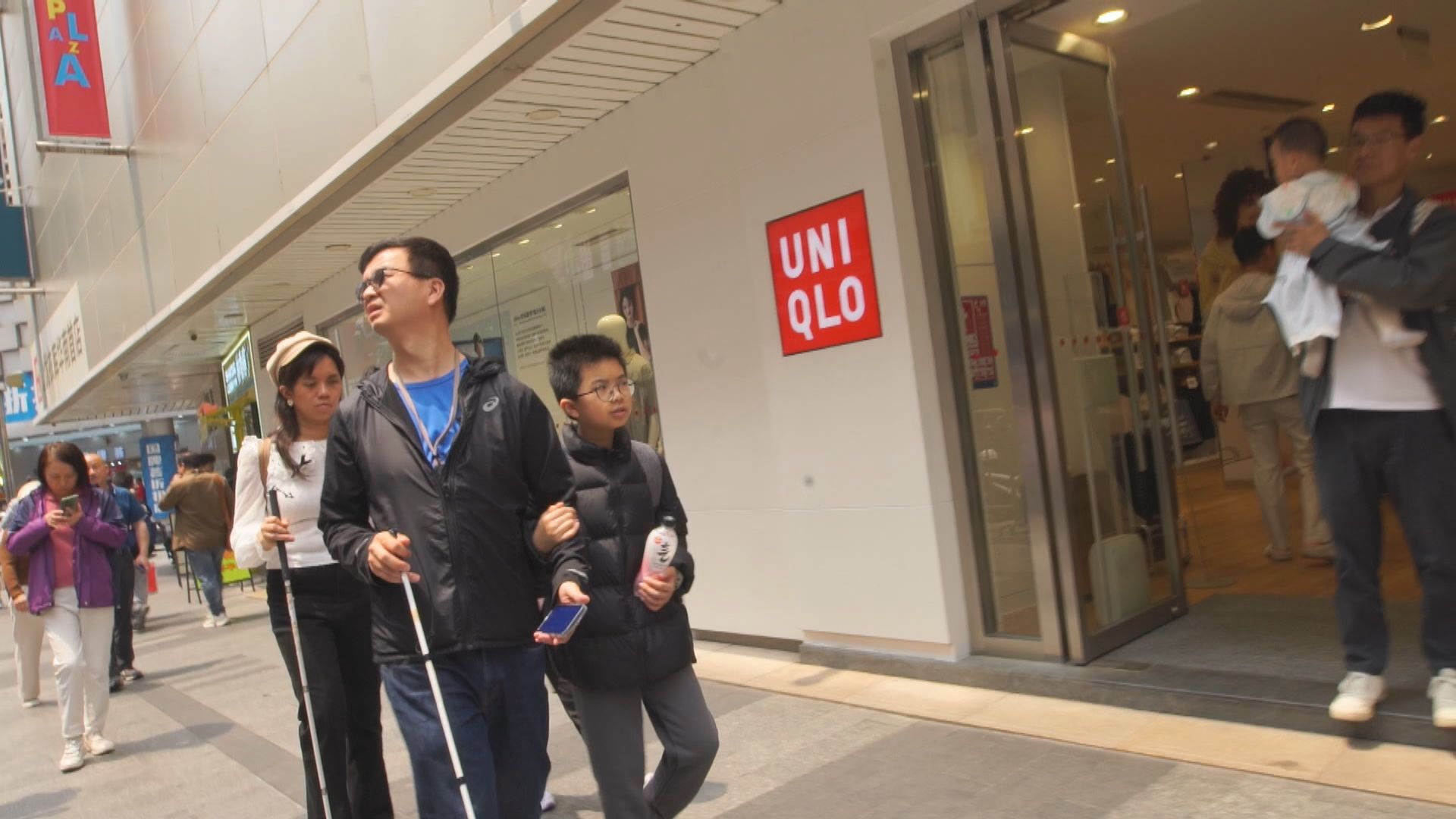 經緯線本周提要｜爸媽看不見　健視子女成「導航員」