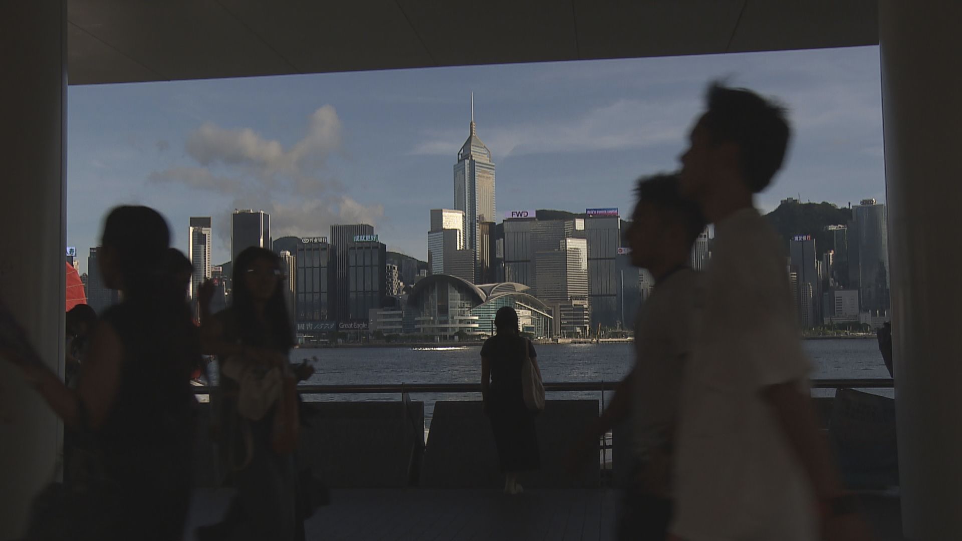 經緯線本周提要｜來港人才非住港、來產子　人口配套如何規劃