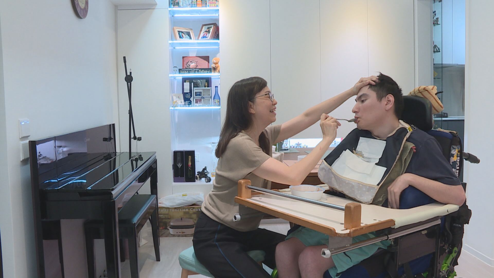 【經緯線】「智」怕畢業(二)