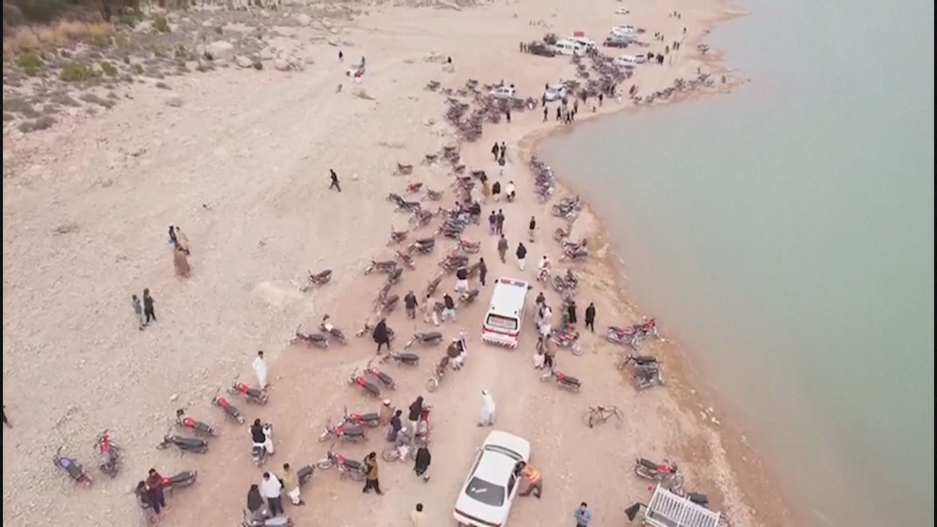 巴基斯坦西北部船隻翻沉至少10名學生死亡