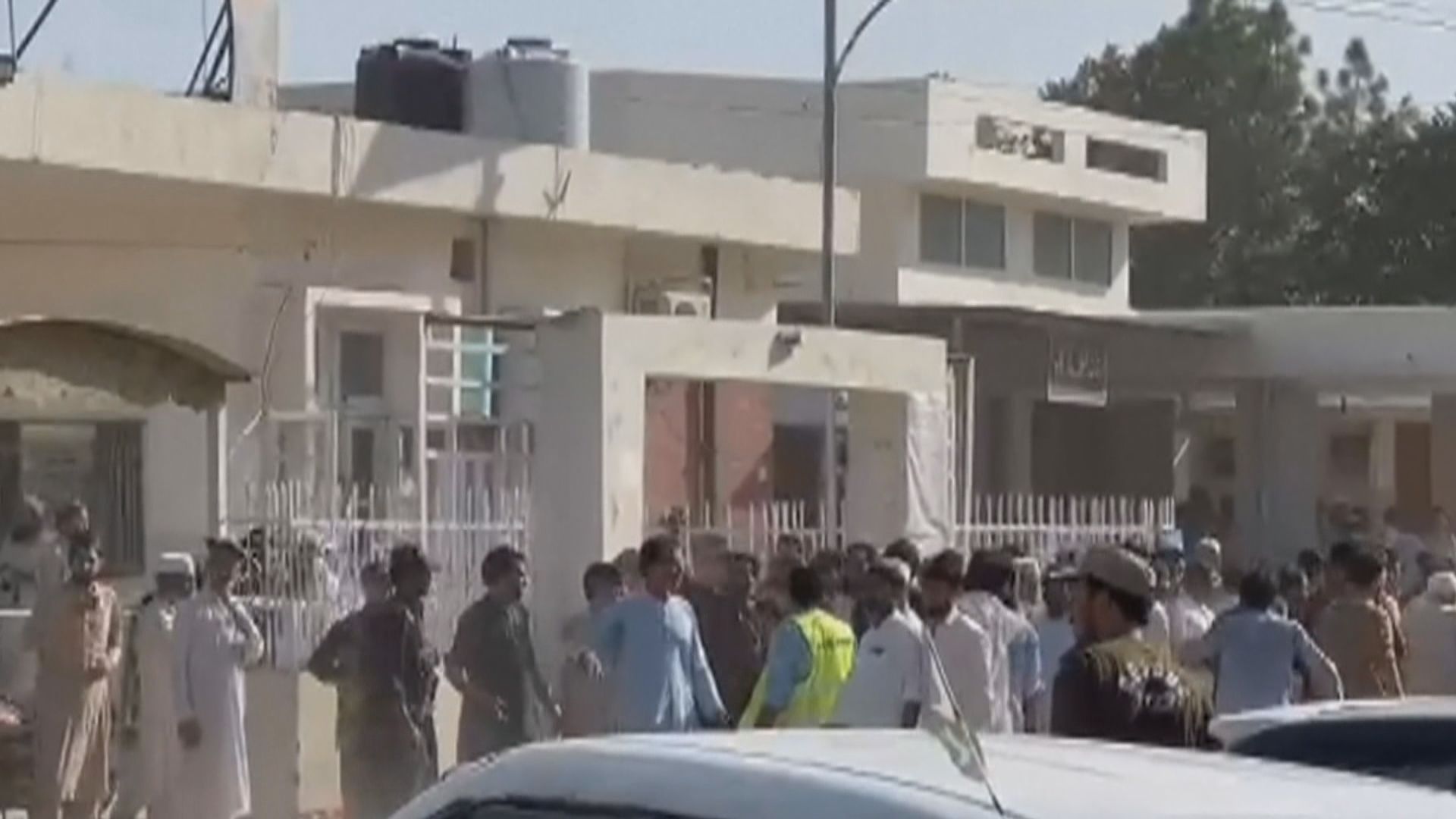 巴基斯坦北部政黨集會現場發生爆炸逾百人死傷