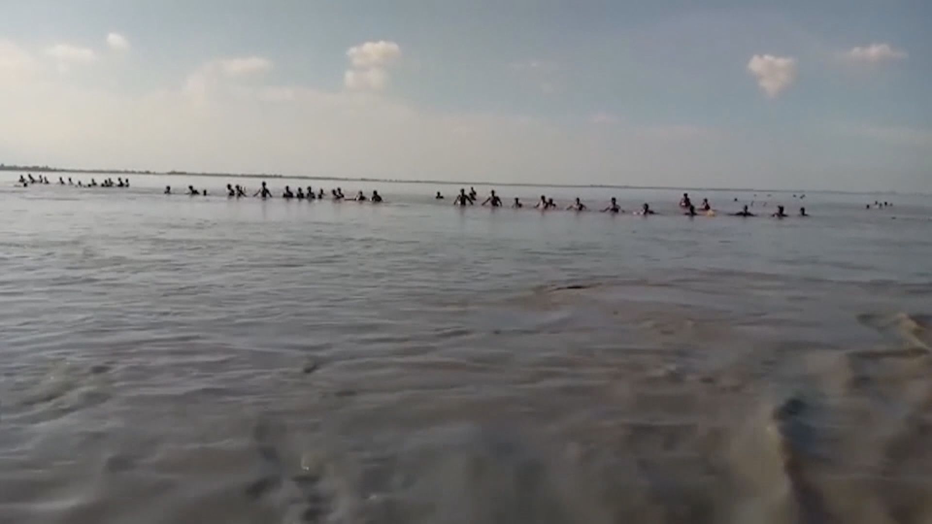 巴基斯坦東部船隻翻沉　至少20人死亡