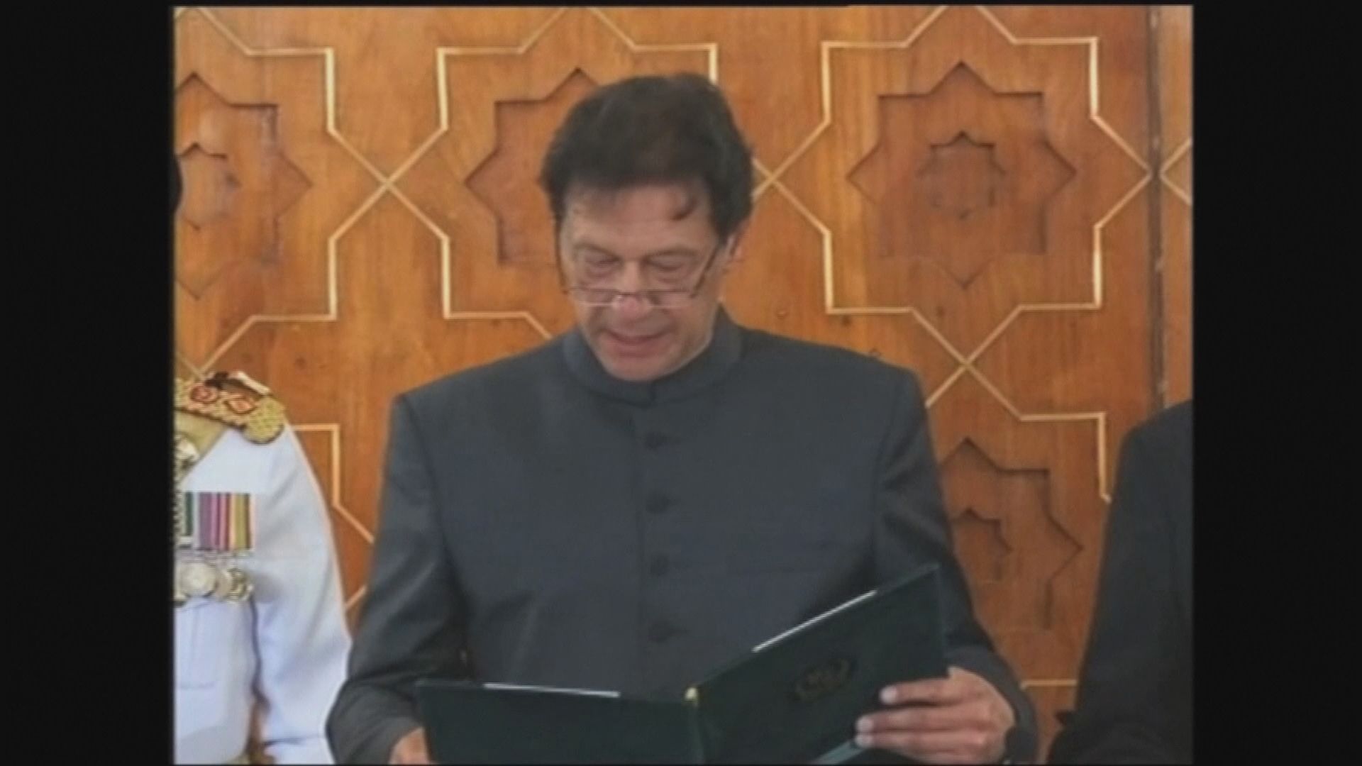 伊姆蘭汗宣誓就任巴基斯坦總理