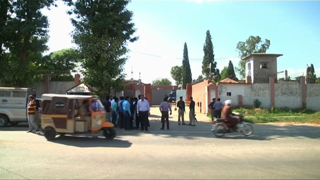 貝娜齊爾遇刺案　巴基斯坦兩警判囚17年