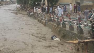 巴基斯坦西北部暴雨成災　至少56死　有直升機運物資到災區時墜毀