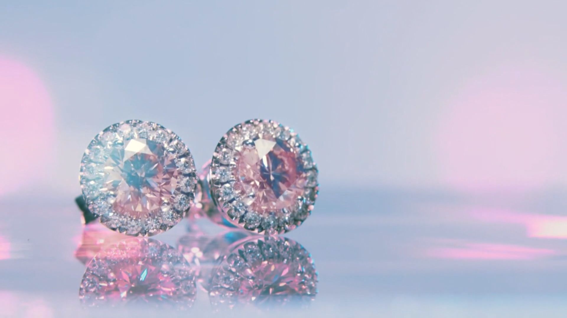 Pandora宣布棄用天然鑽石製作首飾