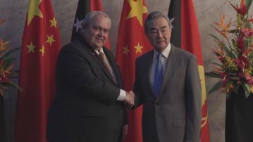 王毅到訪巴新 批評美國在南太平洋製造陣營對抗