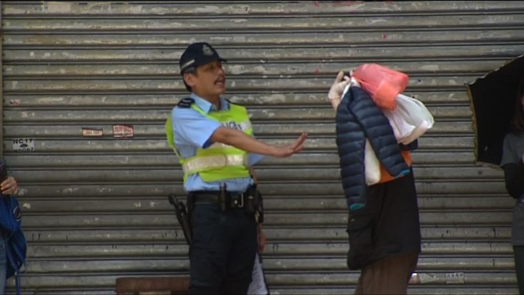 警方加強檢控亂過馬路行人