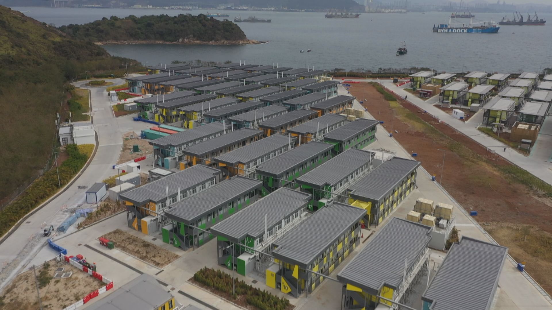 竹篙灣檢疫中心解僱1200人　有員工未滿一年失萬多元約滿酬金