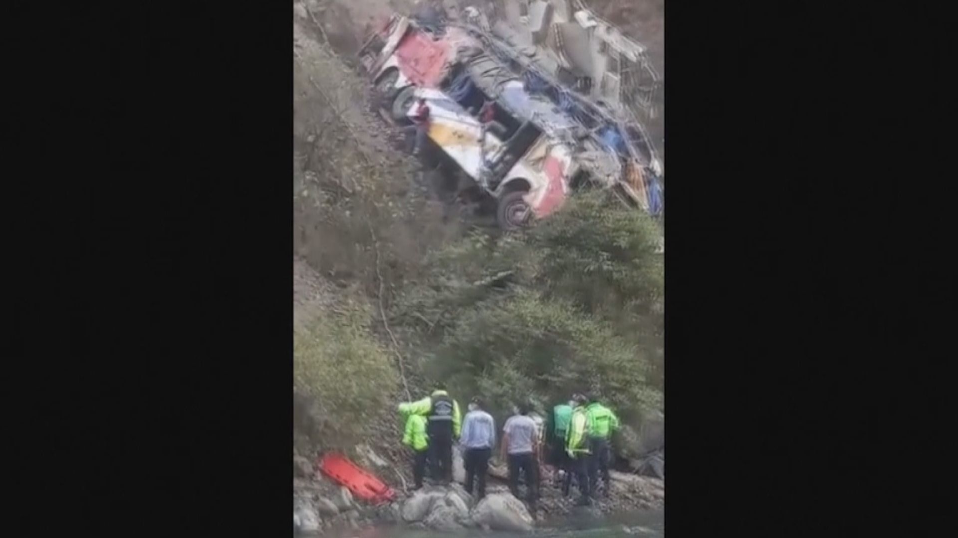秘魯一架巴士墮崖最少29人死亡