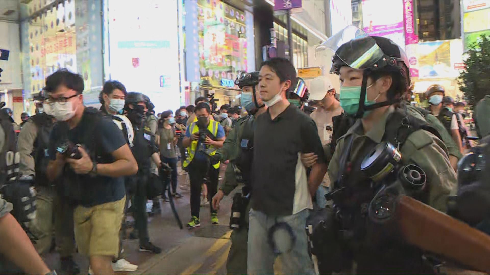 【612一周年】警多區至少拘35人　觀塘有一男持刀襲擊現場人士